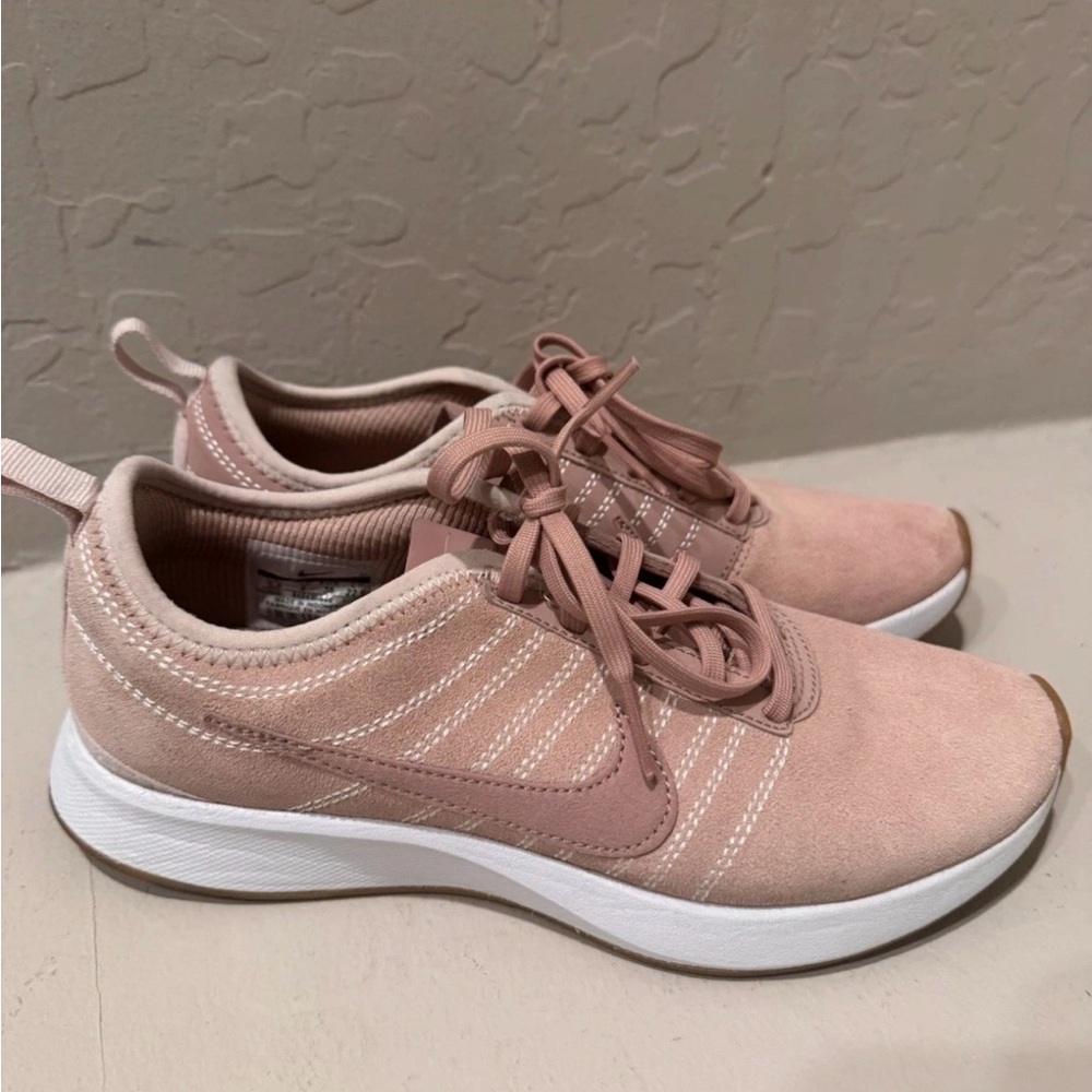 Nike Dualtone Racer Running Shoes (Size: Women’s 5.5, Light Pink)